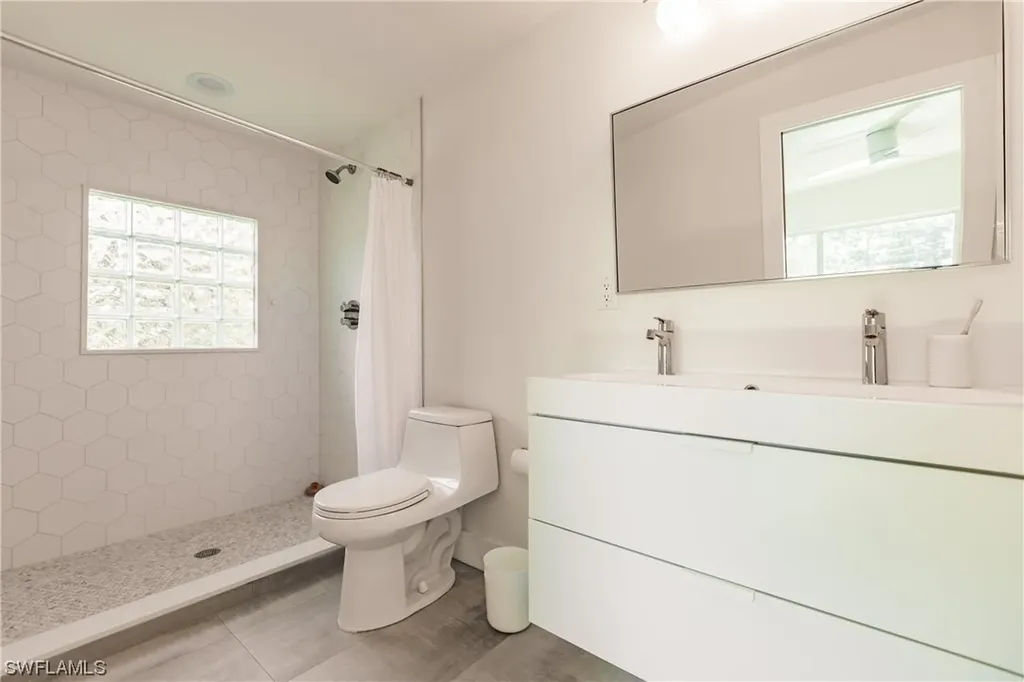 63 Constitution Drive Naples FL 34112