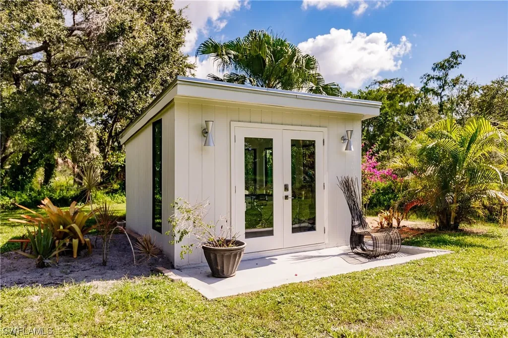 63 Constitution Drive Naples FL 34112
