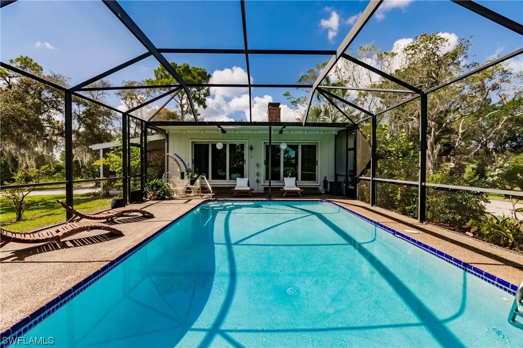 63 Constitution Drive Naples FL 34112
