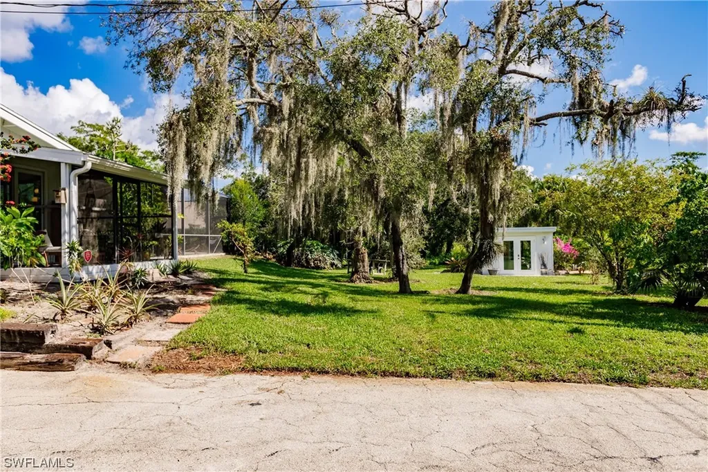 63 Constitution Drive Naples FL 34112