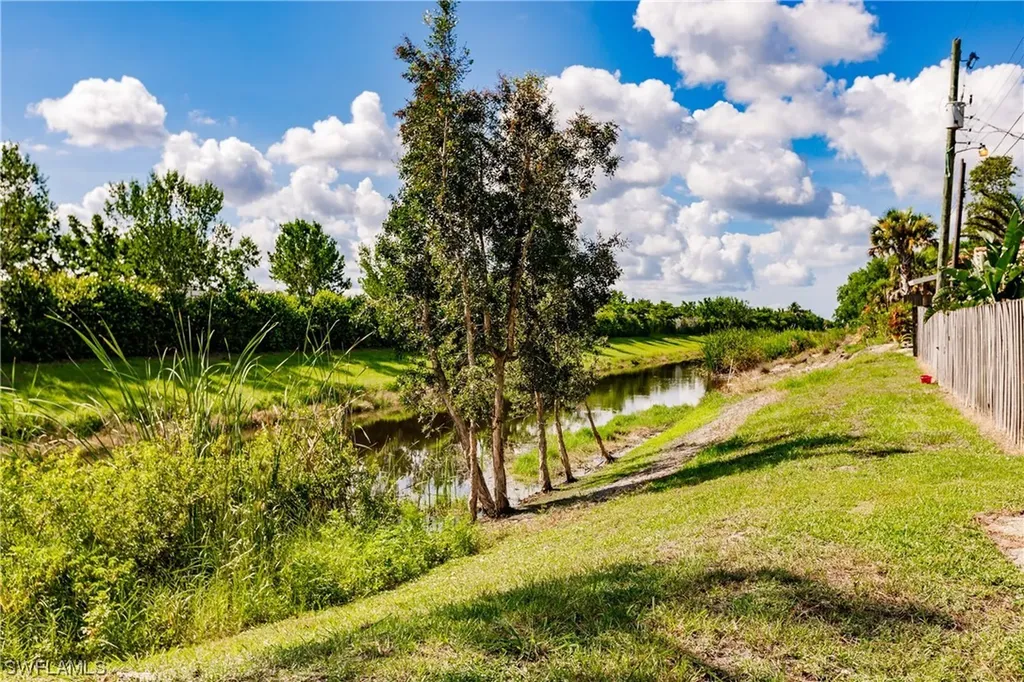 63 Constitution Drive Naples FL 34112