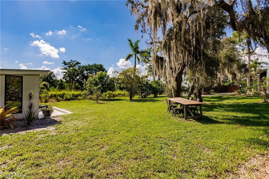 63 Constitution Drive Naples FL 34112