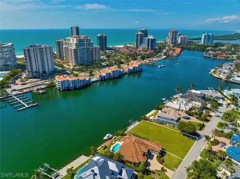 315 Neapolitan Way Naples FL 34103