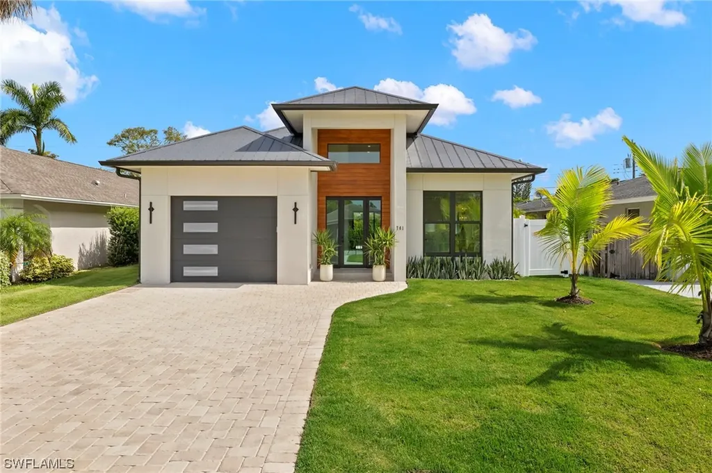 781 103rd Avenue N Naples FL 34108