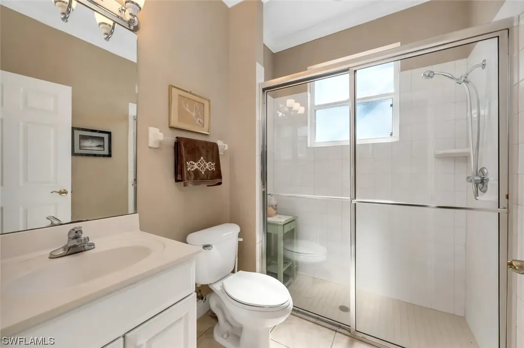 5048 Cerromar Drive Naples FL 34112