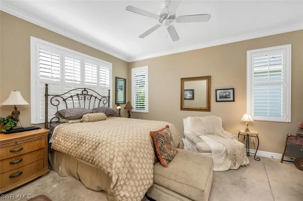 5048 Cerromar Drive Naples FL 34112