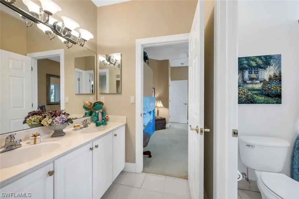 5048 Cerromar Drive Naples FL 34112