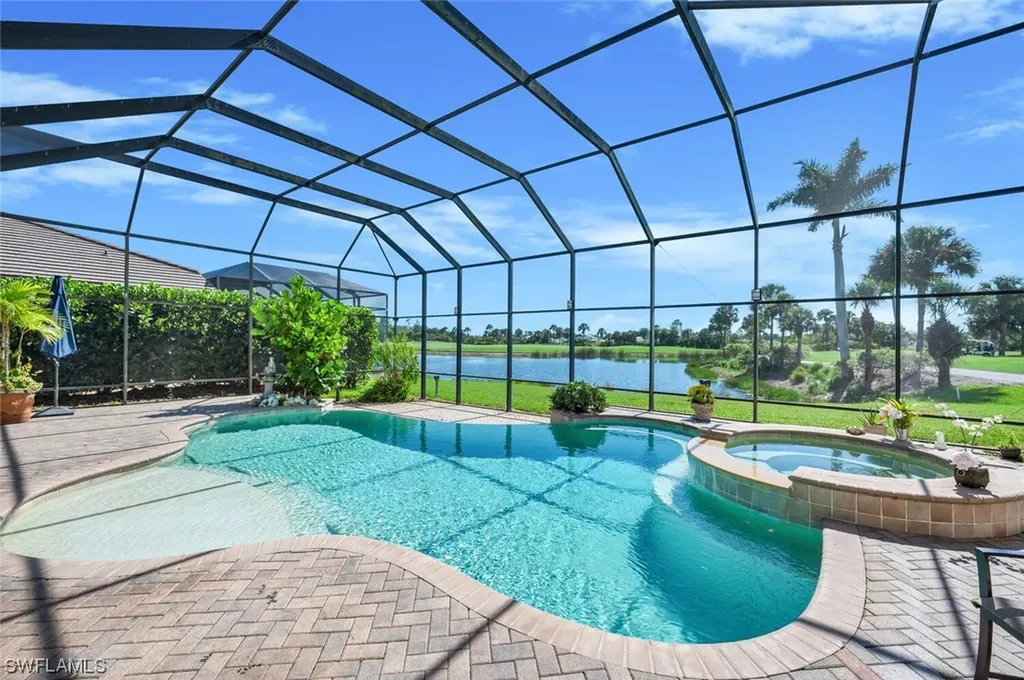 5048 Cerromar Drive Naples FL 34112