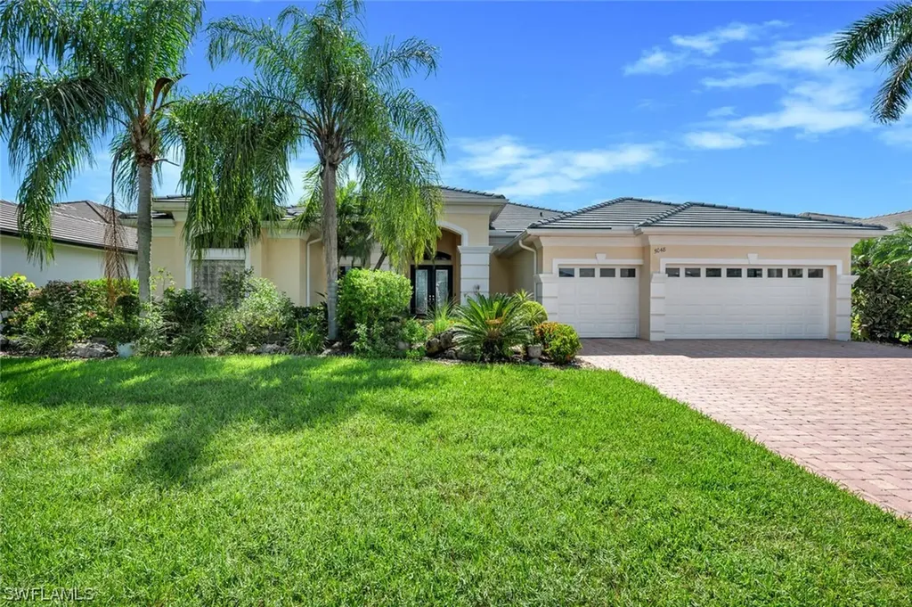 5048 Cerromar Drive Naples FL 34112