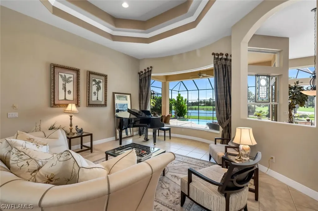 5048 Cerromar Drive Naples FL 34112