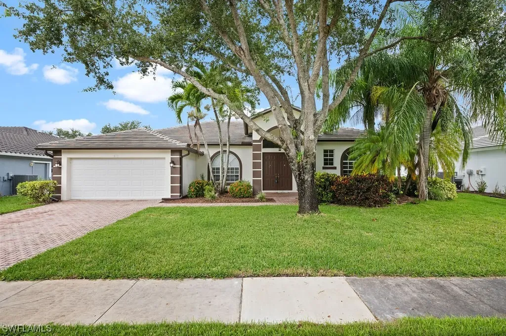 657 Grand Rapids Boulevard Naples FL 34120