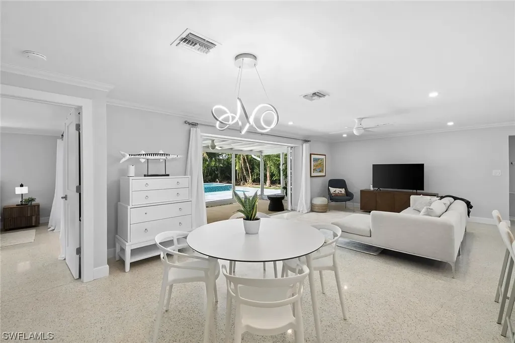380 Wedge Drive Naples FL 34103