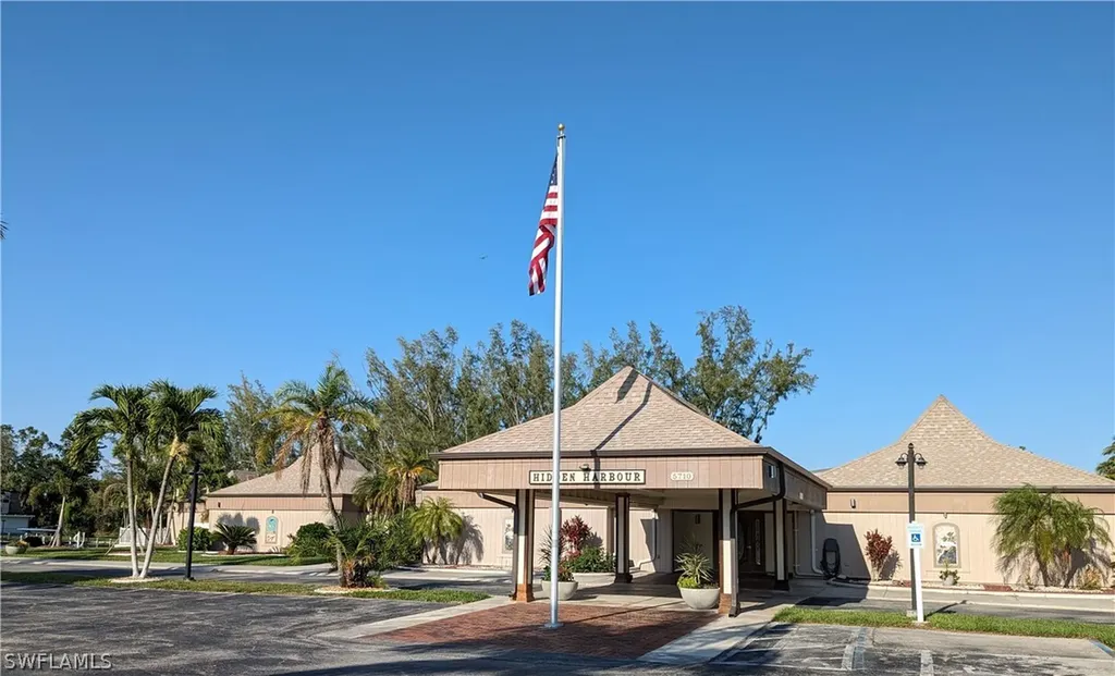 4824 Anchorage Avenue Fort Myers FL 33919