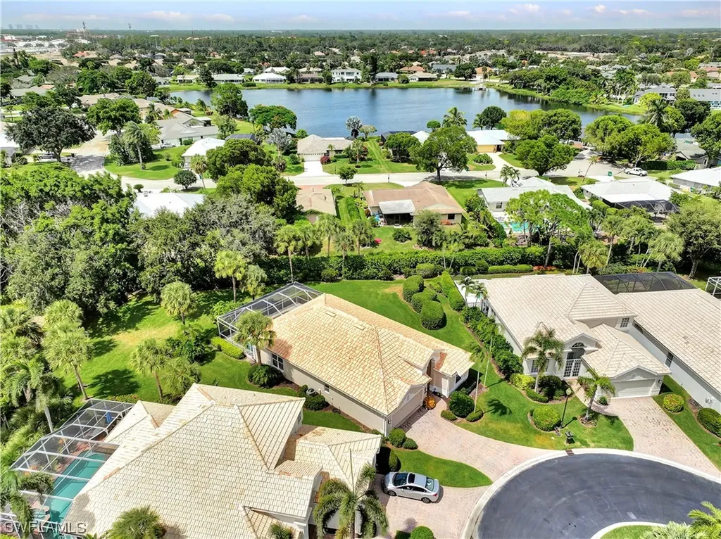 1721 Marsh Run Naples FL 34109