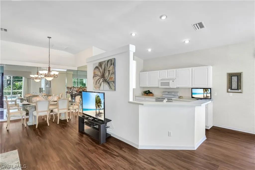 1721 Marsh Run Naples FL 34109