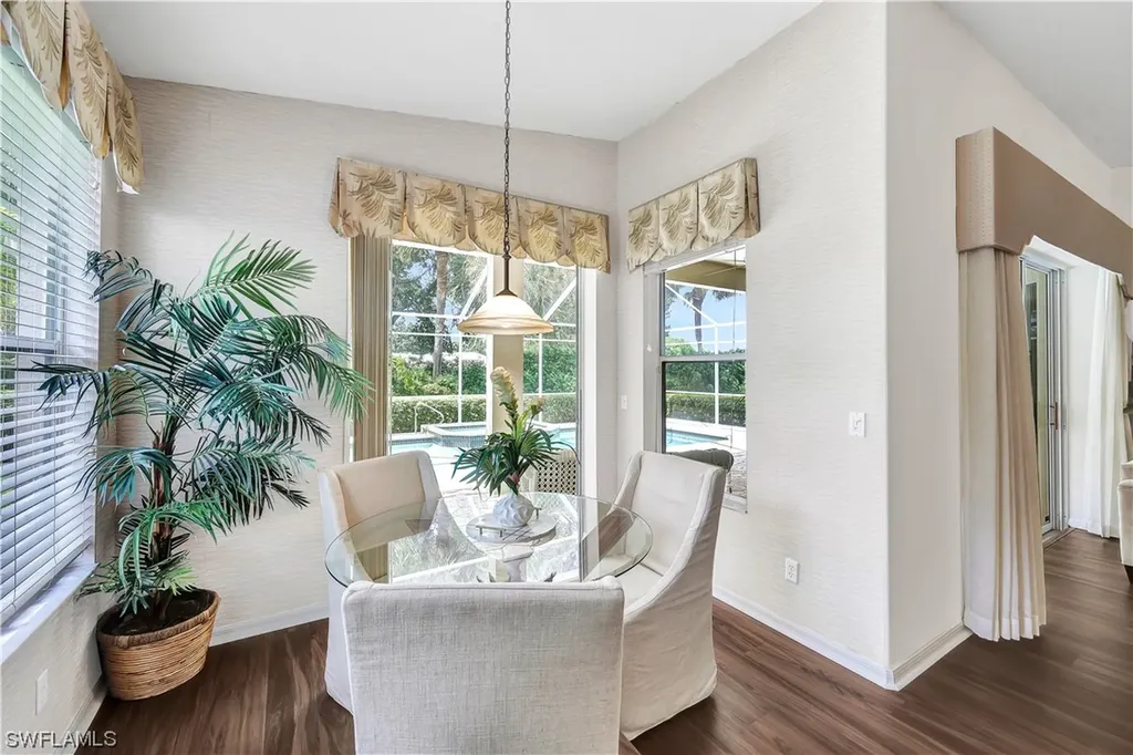 1721 Marsh Run Naples FL 34109