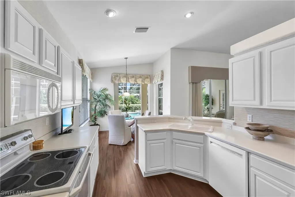 1721 Marsh Run Naples FL 34109