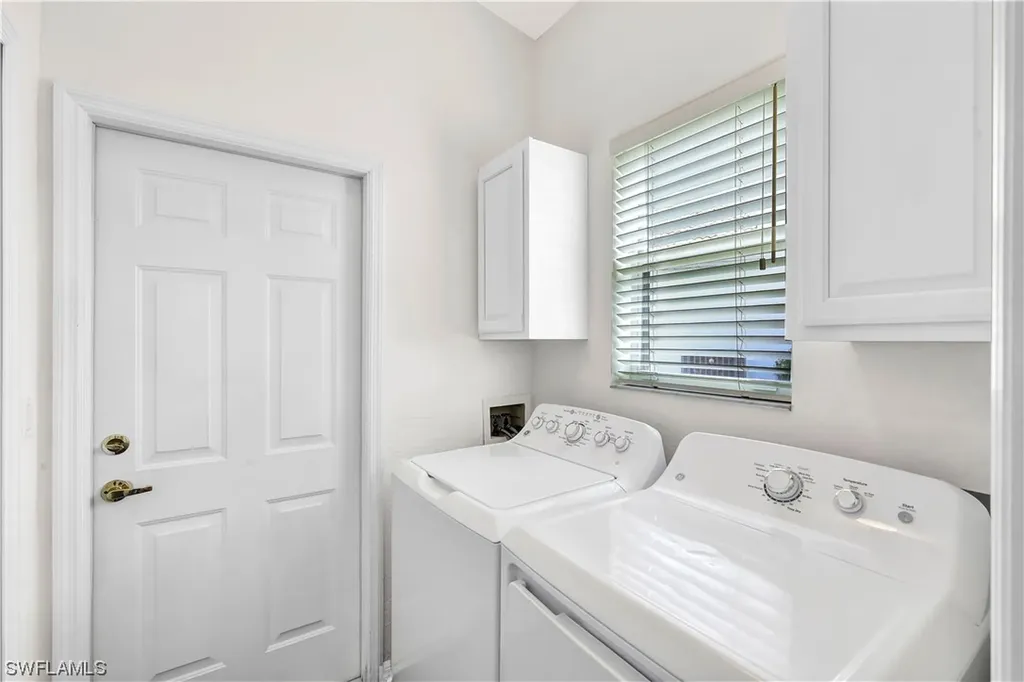 1721 Marsh Run Naples FL 34109