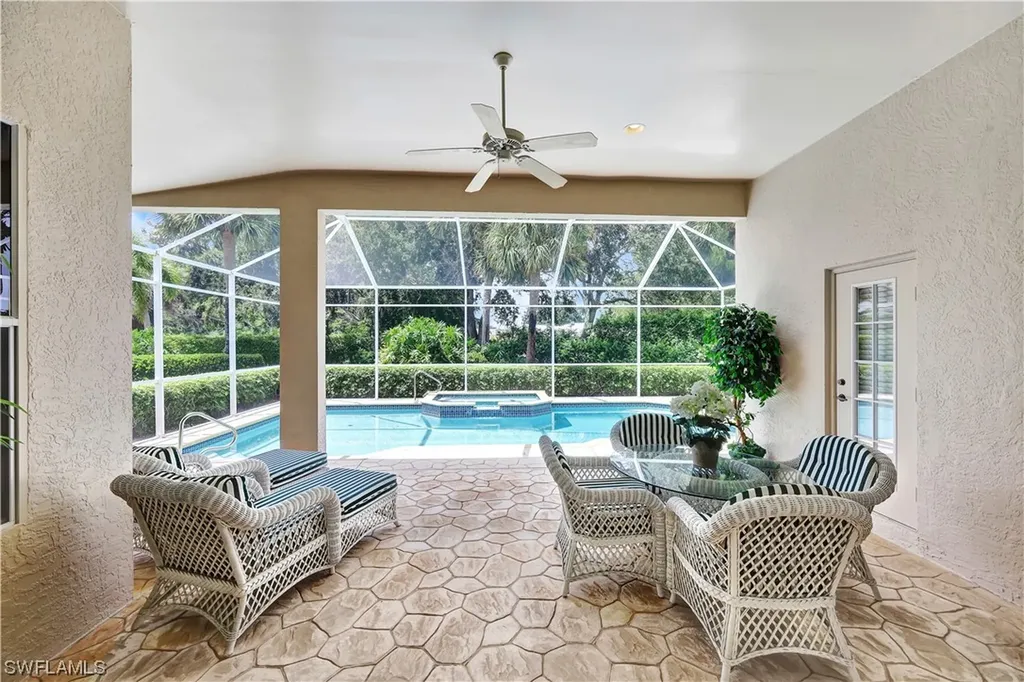 1721 Marsh Run Naples FL 34109