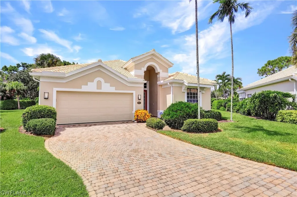 1721 Marsh Run Naples FL 34109