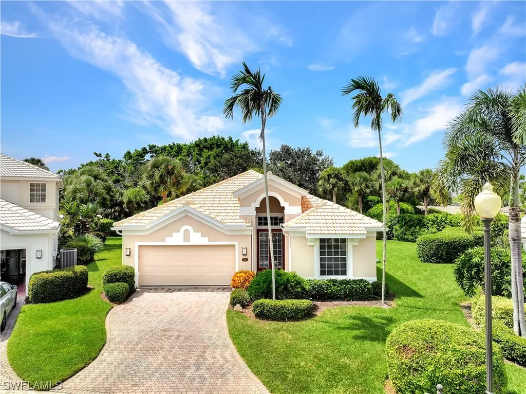 1721 Marsh Run Naples FL 34109