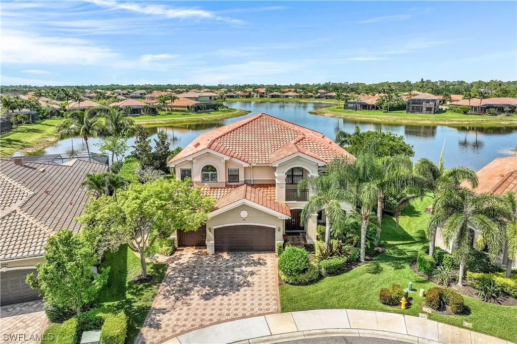 Naples FL, 3994 Bering Court