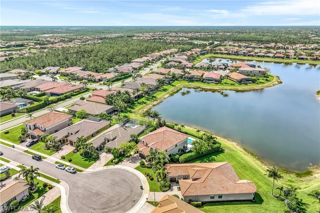 3994 Bering Court Naples FL 34119-8644