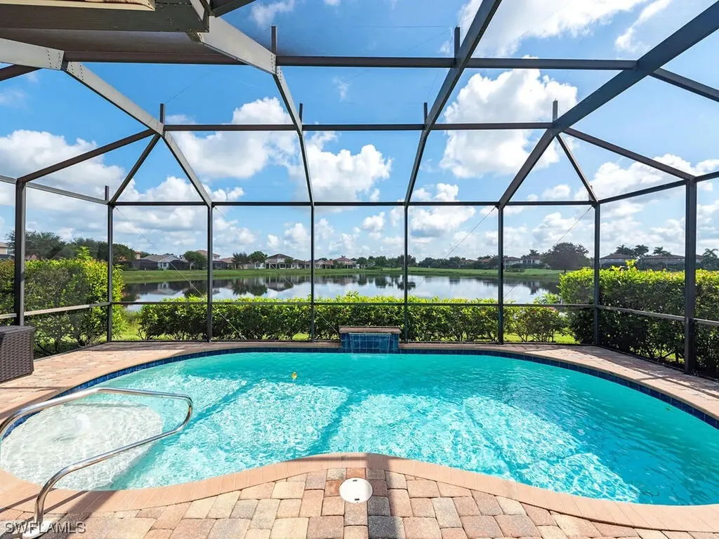 1568 Birdie Drive Naples FL 34120