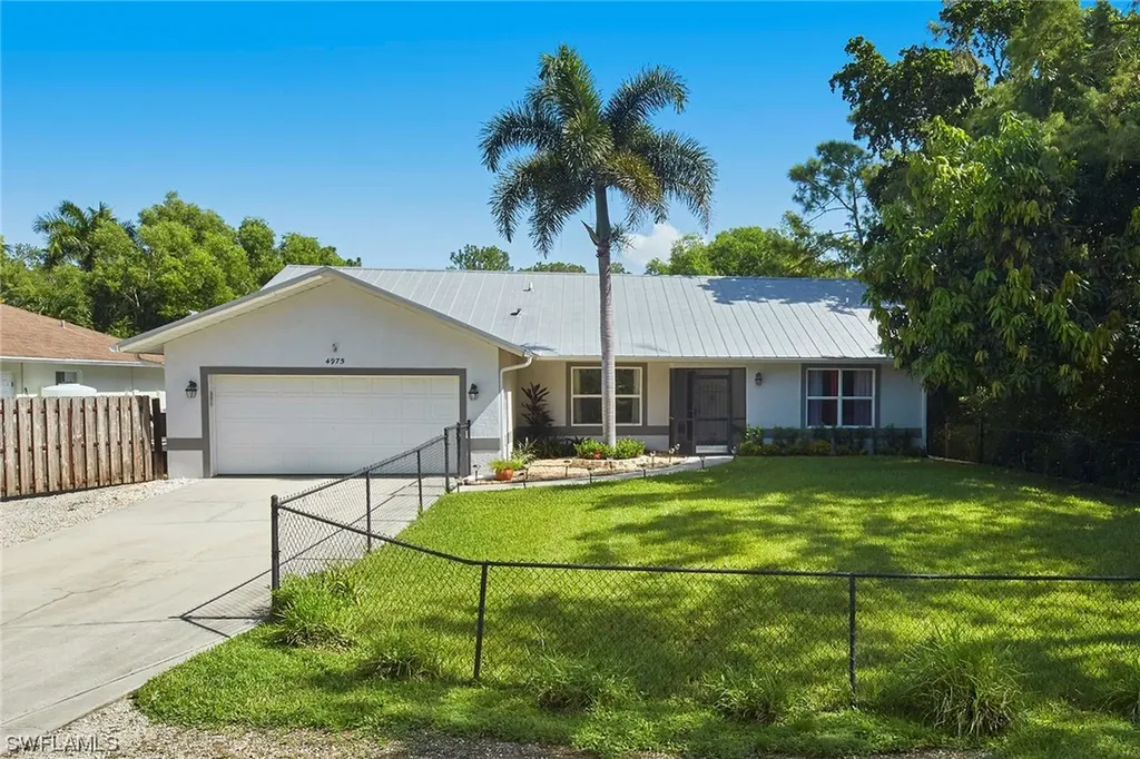4975 Hickory Wood Drive Naples FL 34119
