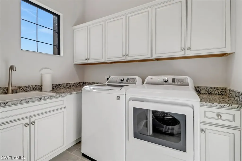 2325 Grenadines Way Naples FL 34120