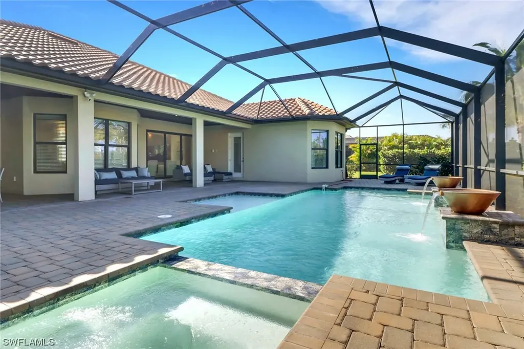 2325 Grenadines Way Naples FL 34120