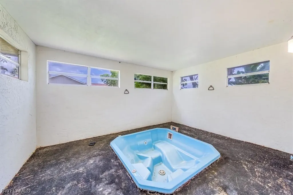 519 Mcarthur Avenue Lehigh Acres FL 33936