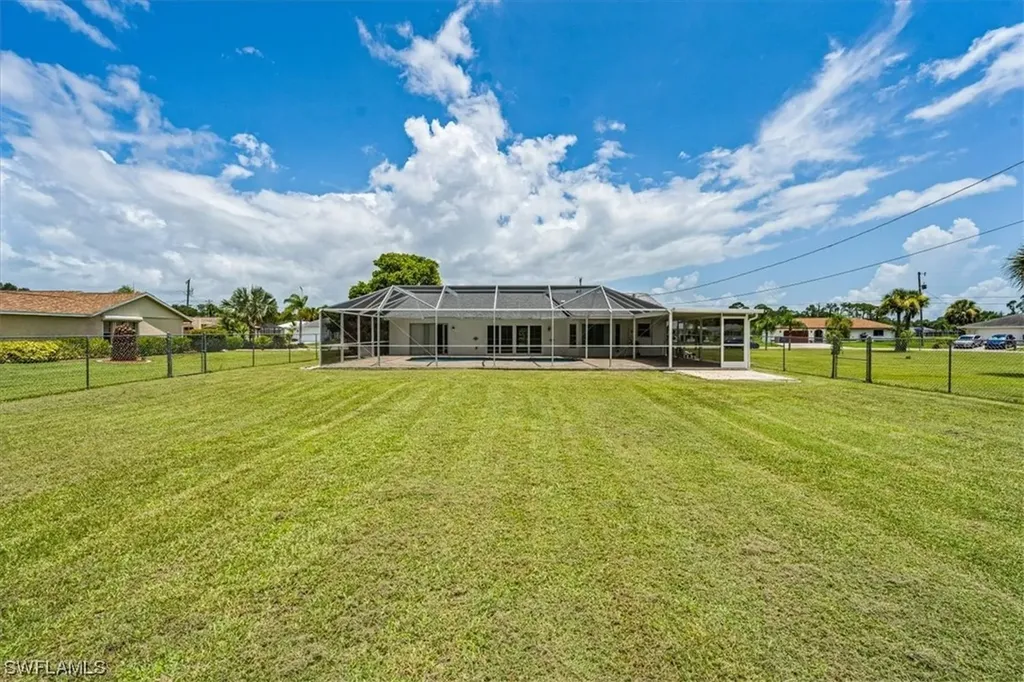 519 Mcarthur Avenue Lehigh Acres FL 33936