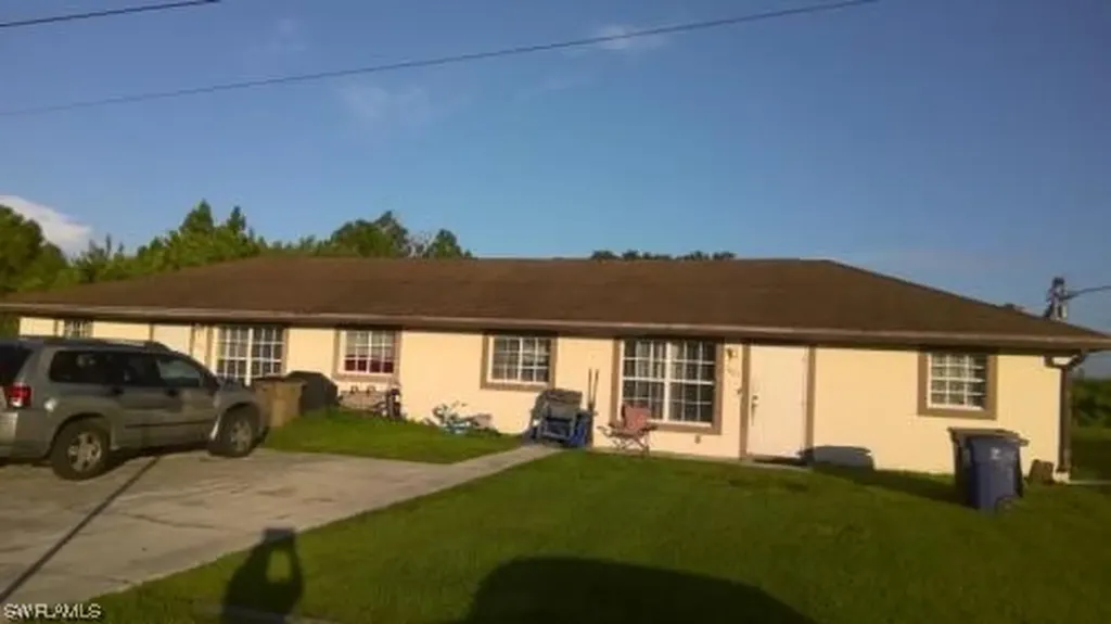 2423 King Avenue N Lehigh Acres FL 33971