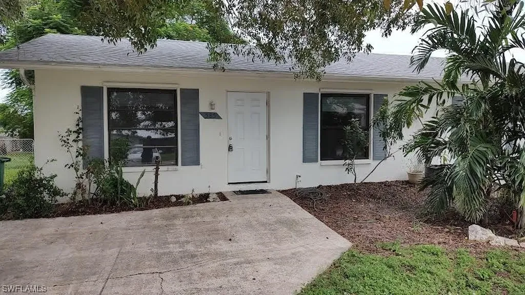 585 106th Avenue N Naples FL 34108