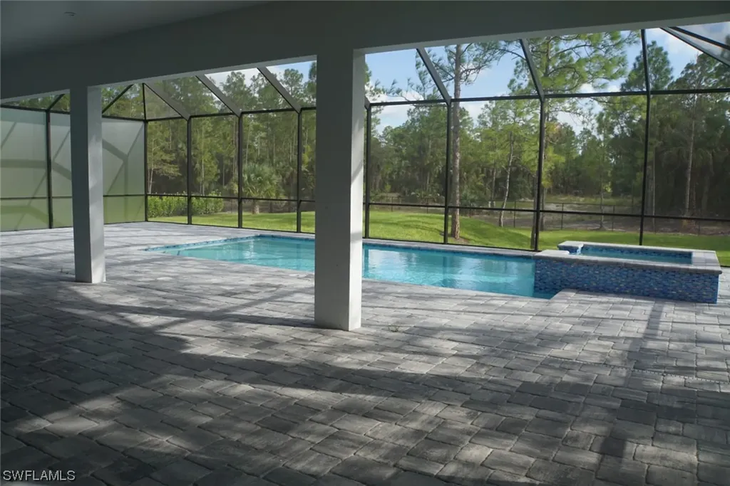 284 16th Avenue NE Naples FL 34120