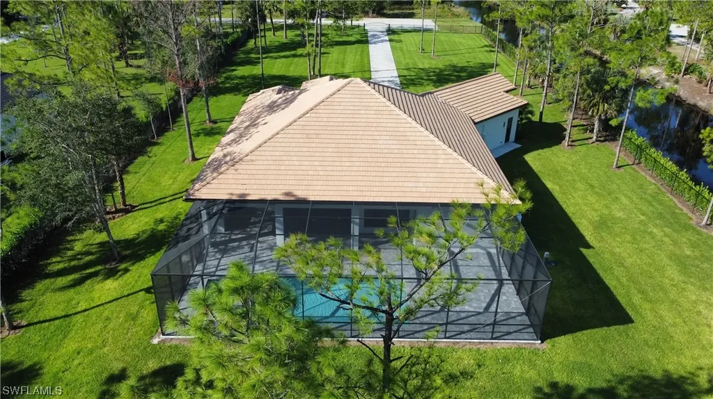 284 16th Avenue NE Naples FL 34120