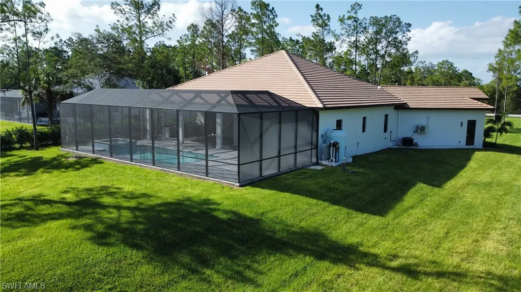 284 16th Avenue NE Naples FL 34120
