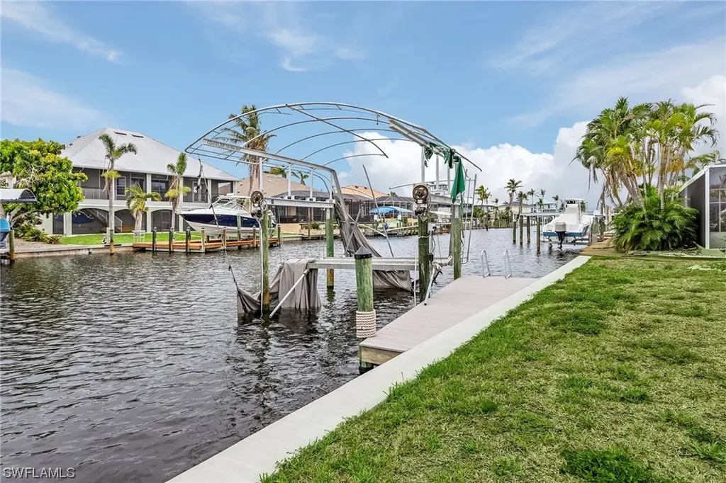 2436 Sapodilla Lane St. James City FL 33956