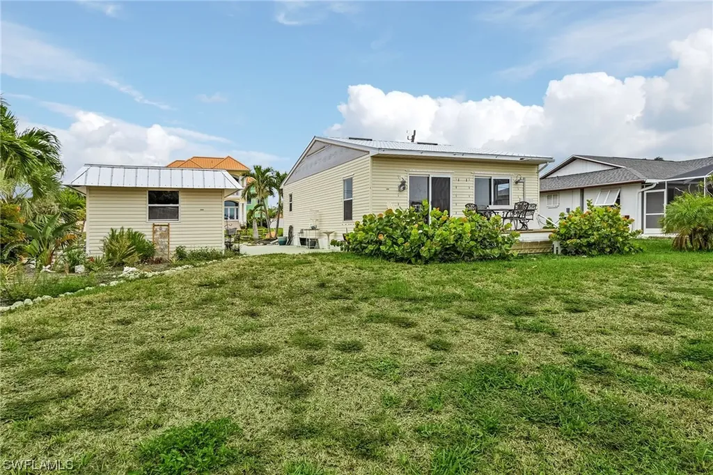 2436 Sapodilla Lane St. James City FL 33956