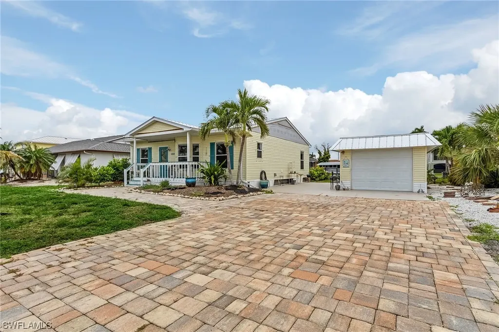 2436 Sapodilla Lane St. James City FL 33956