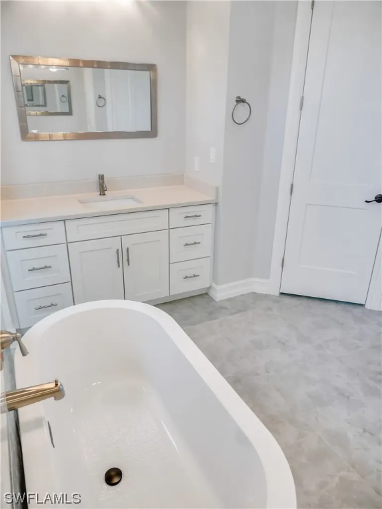 2563 SW 27th Avenue Cape Coral FL 33914