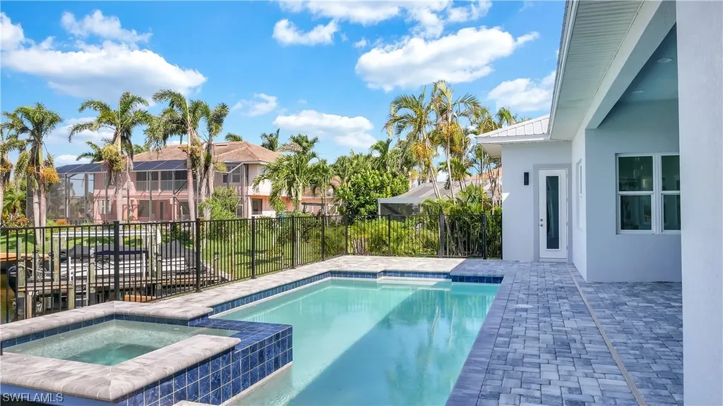 2563 SW 27th Avenue Cape Coral FL 33914