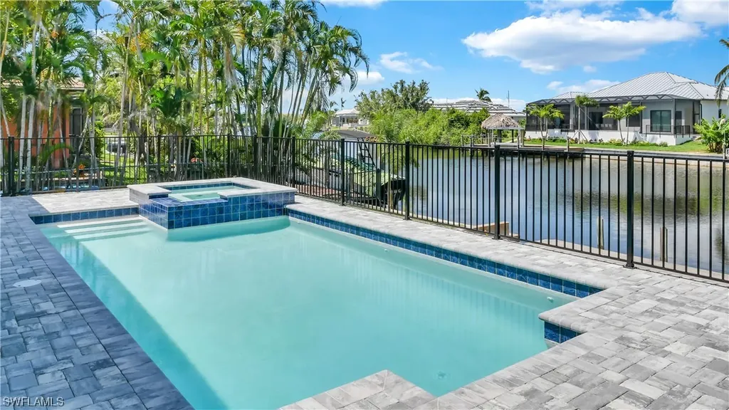 2563 SW 27th Avenue Cape Coral FL 33914
