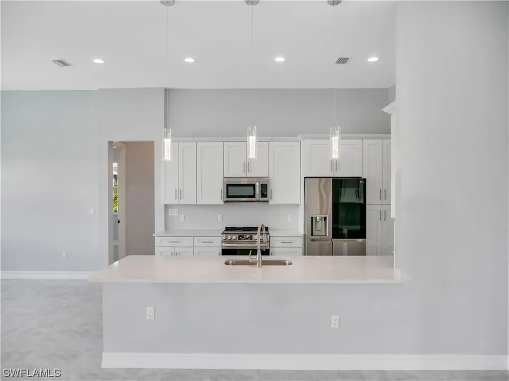 2563 SW 27th Avenue Cape Coral FL 33914