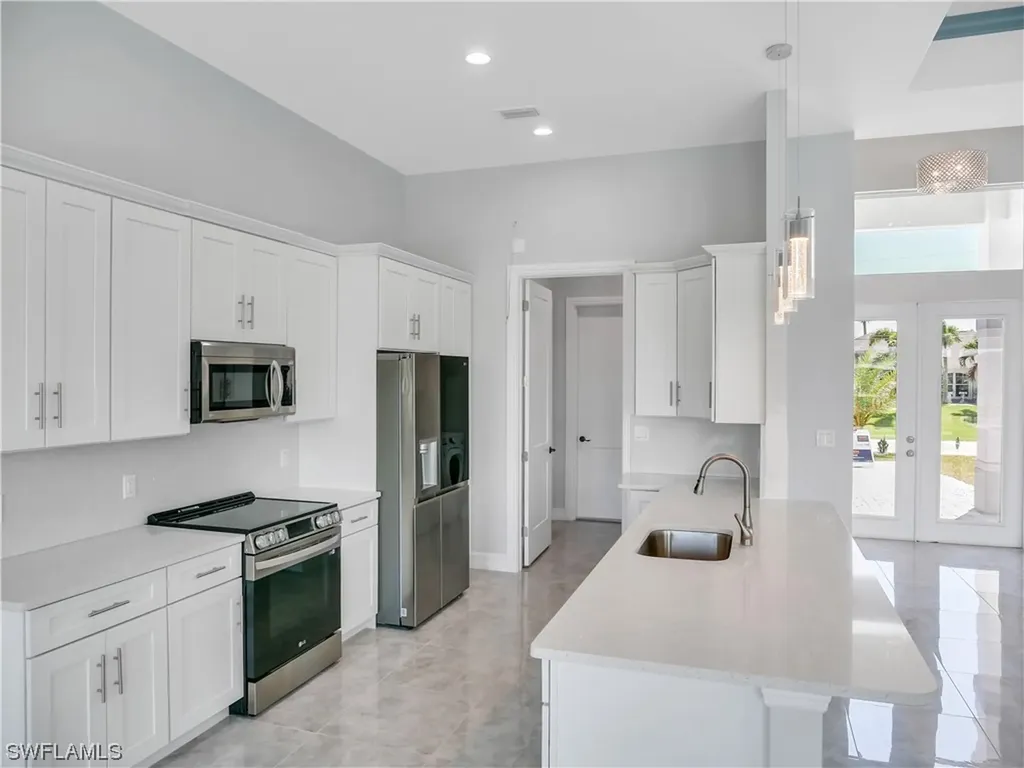 2563 SW 27th Avenue Cape Coral FL 33914