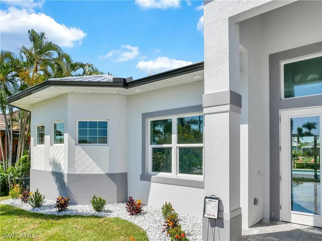 2563 SW 27th Avenue Cape Coral FL 33914