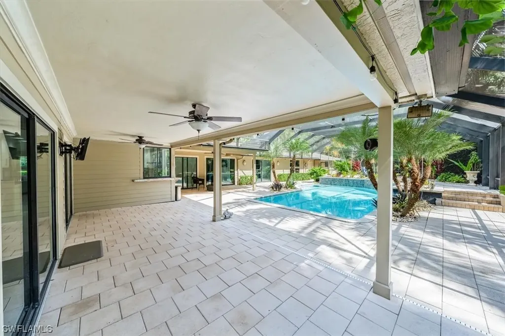 6070 Standing Oaks Lane Naples FL 34119