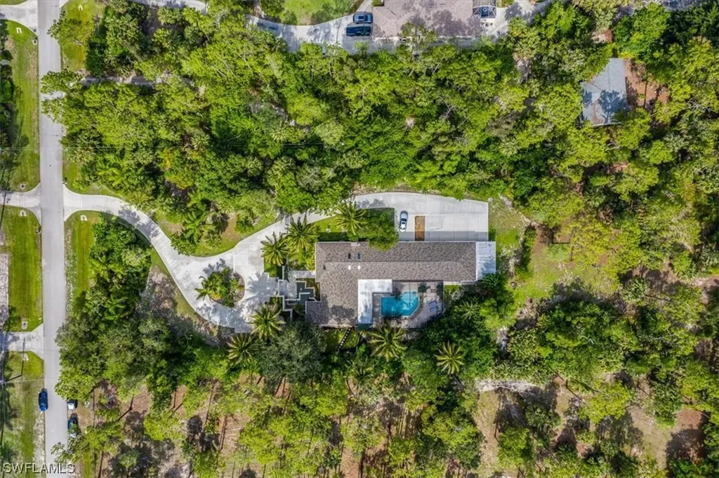 6070 Standing Oaks Lane Naples FL 34119