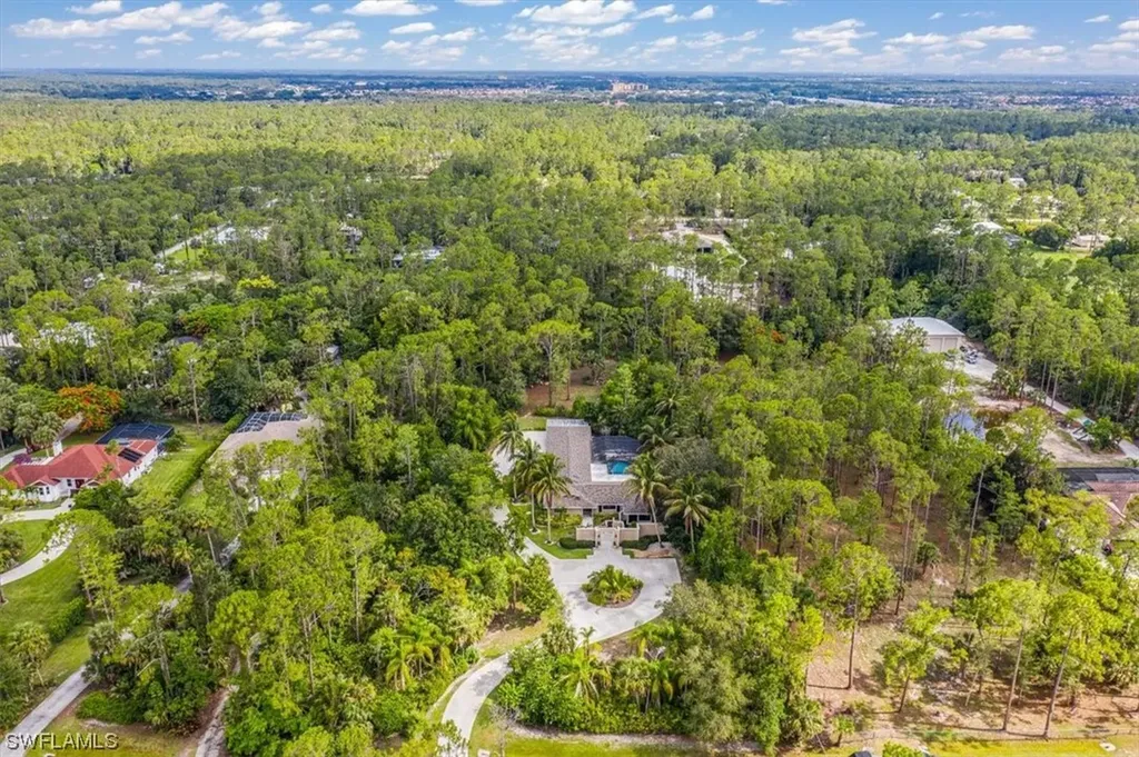 6070 Standing Oaks Lane Naples FL 34119